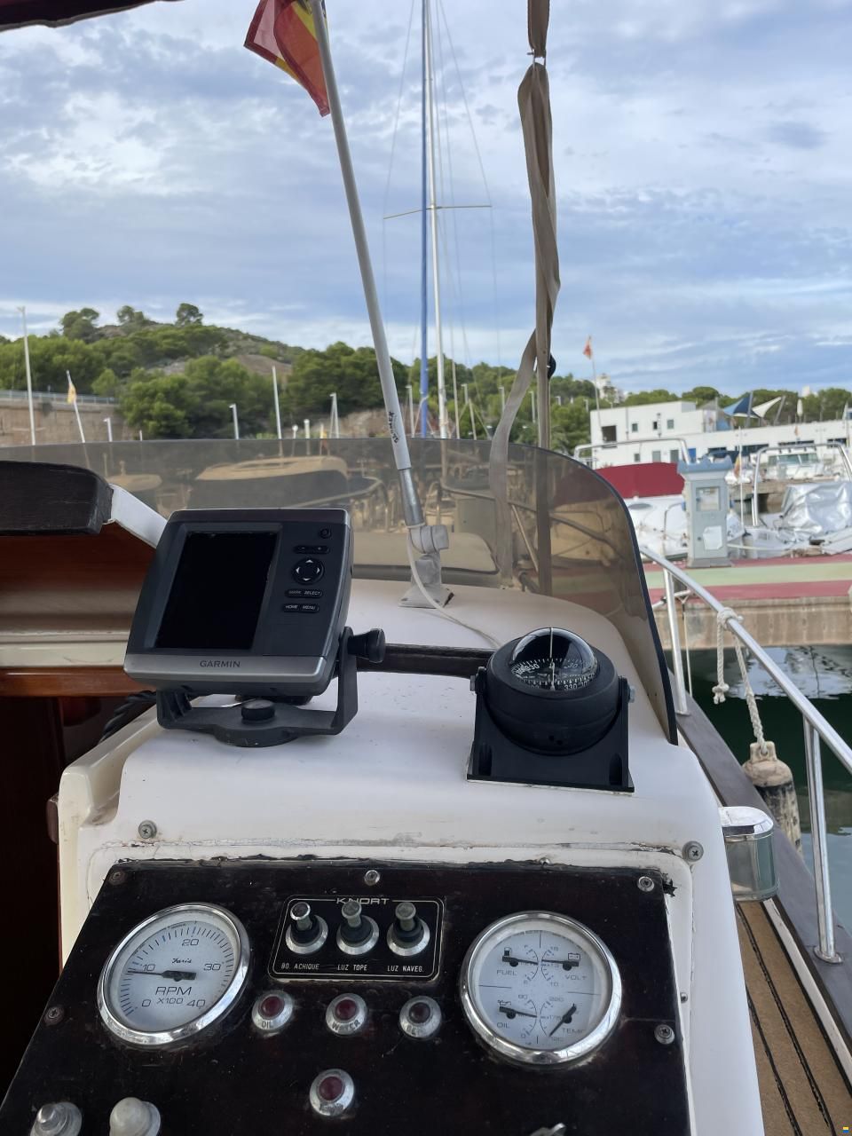 Knort 32 Cabinado
