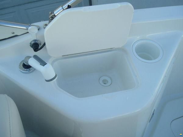 Hurricane Boats Godfrey Marine Hurricane SunDeck 217