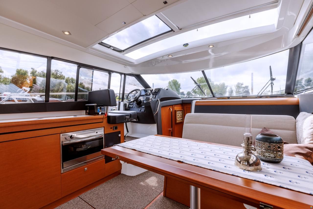 Jeanneau NC 11