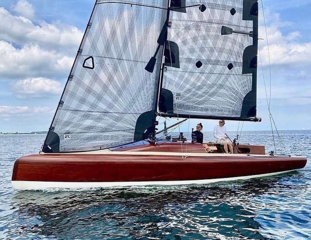 LA 28 Daysailer
