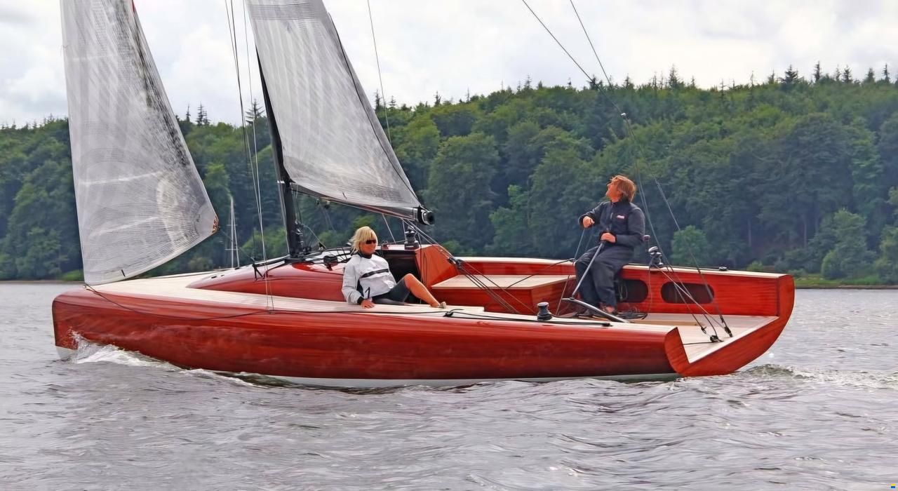 LA 28 Daysailer