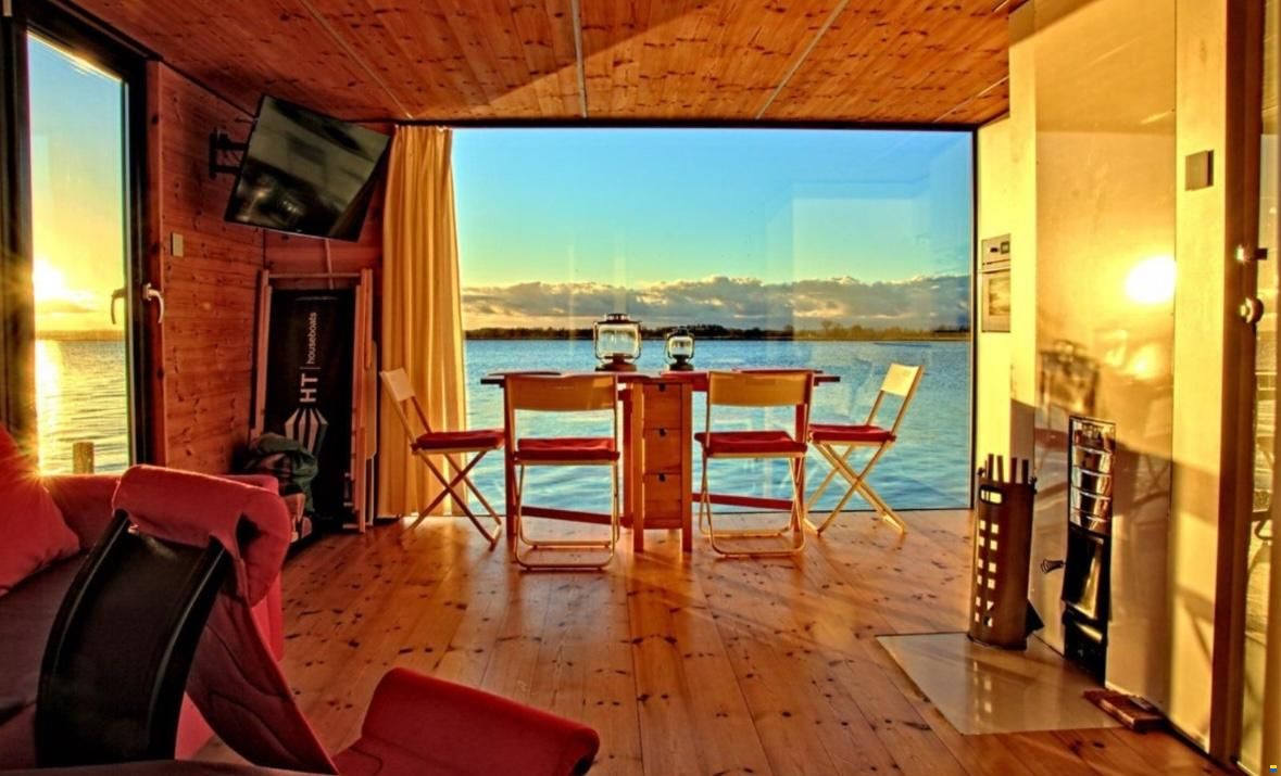 HT Houseboats HT10