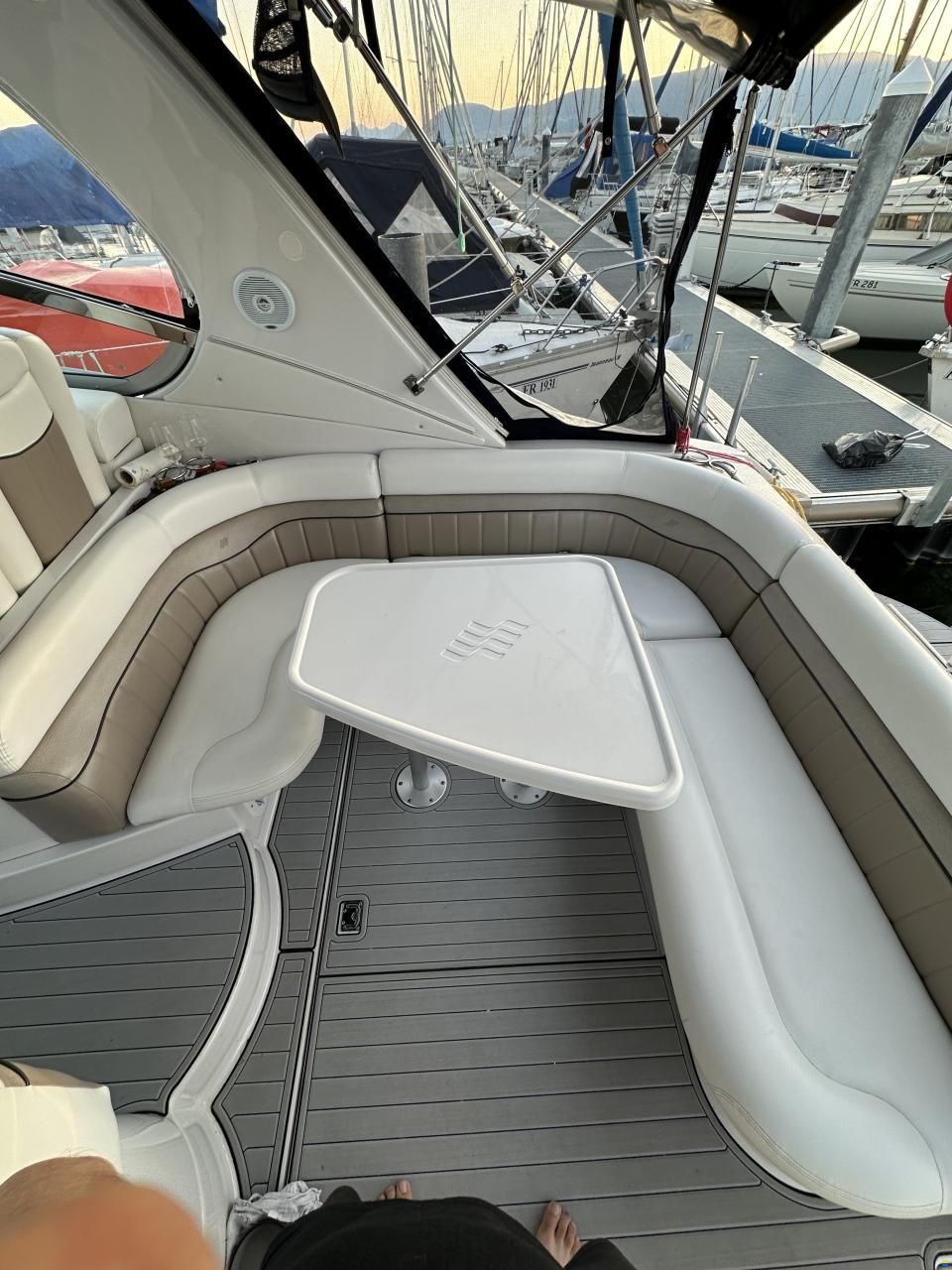 Four Winns 358 Vista