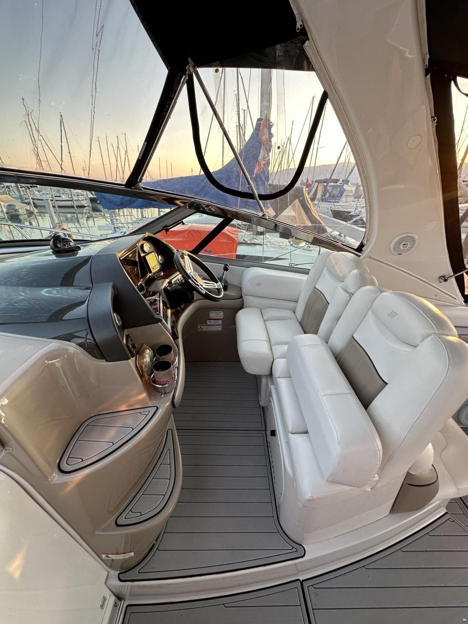 Four Winns 358 Vista