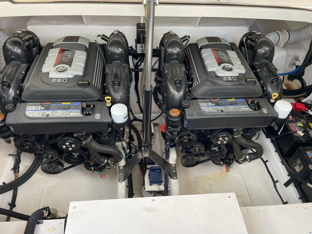 Sea Ray 320 SunDancer