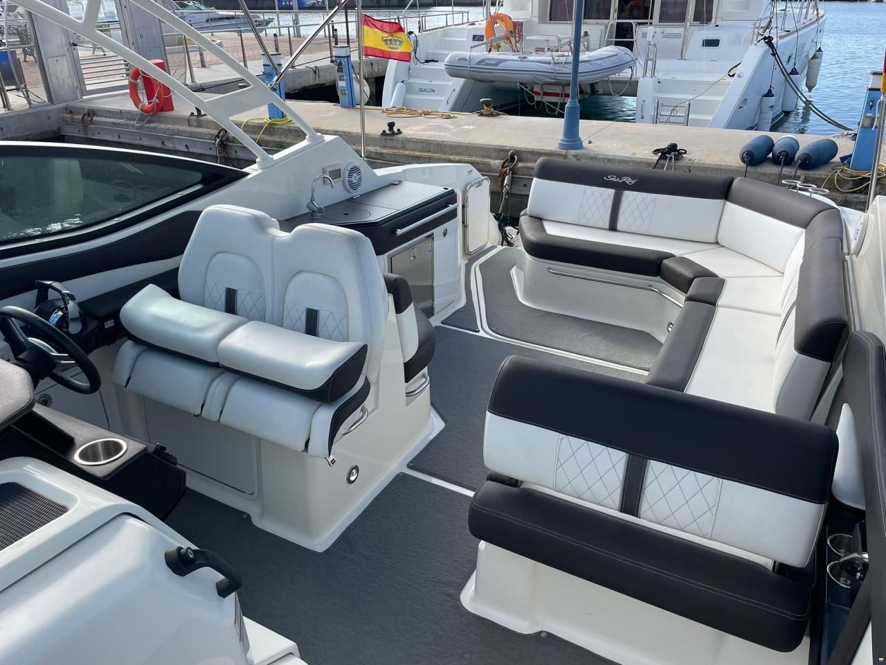 Sea Ray 320 SunDancer