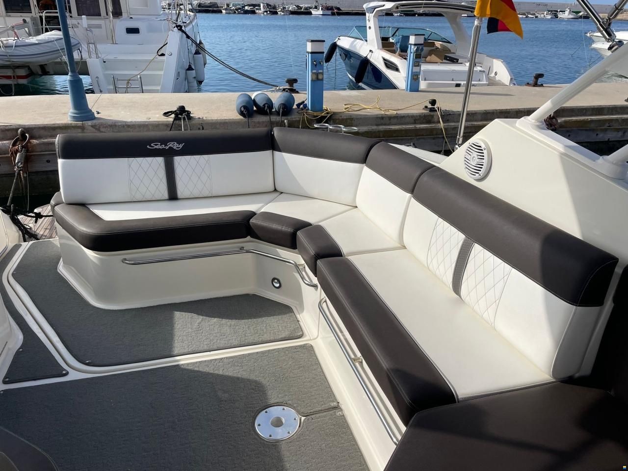 Sea Ray 320 SunDancer