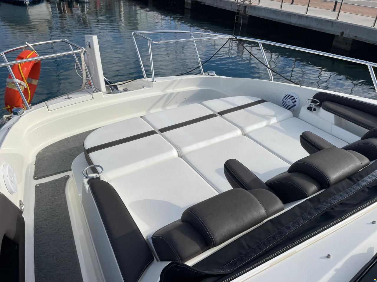 Sea Ray 320 SunDancer