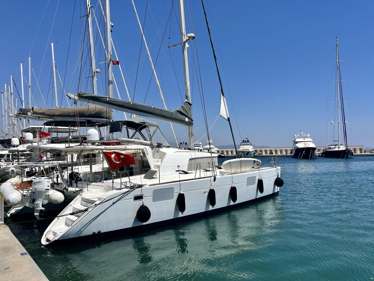 Lagoon 440