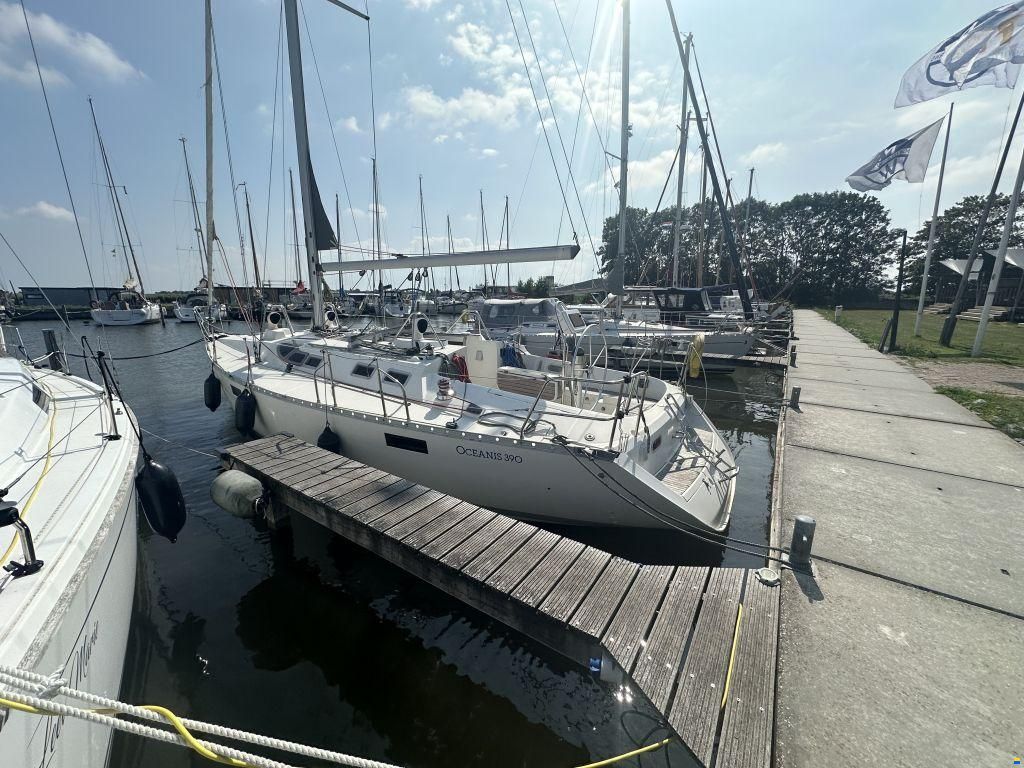 Beneteau Oceanis 390