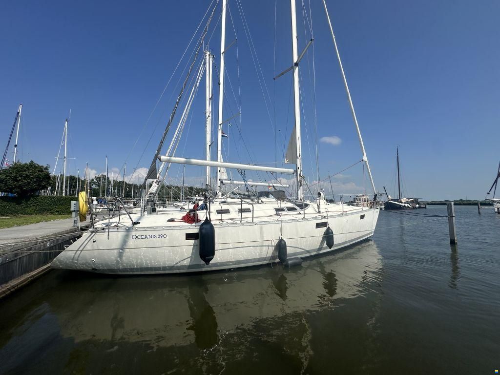 Beneteau Oceanis 390