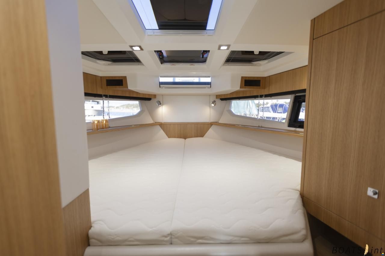 Galeon 360 Fly