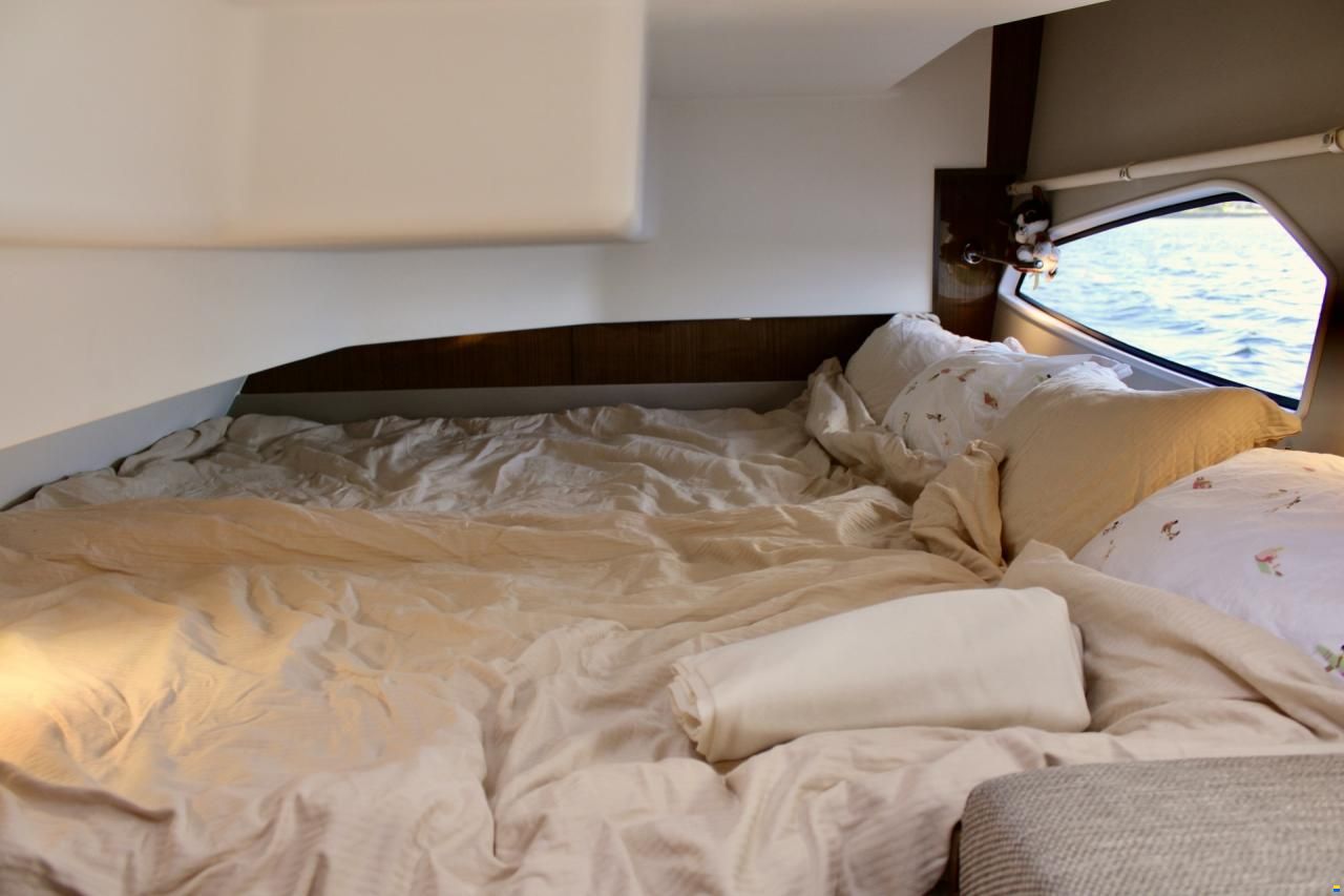 Sealine C335