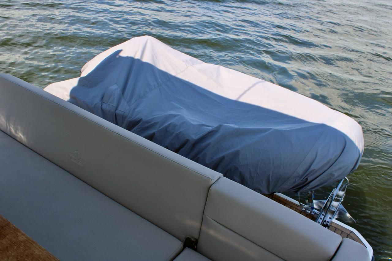Sealine C335