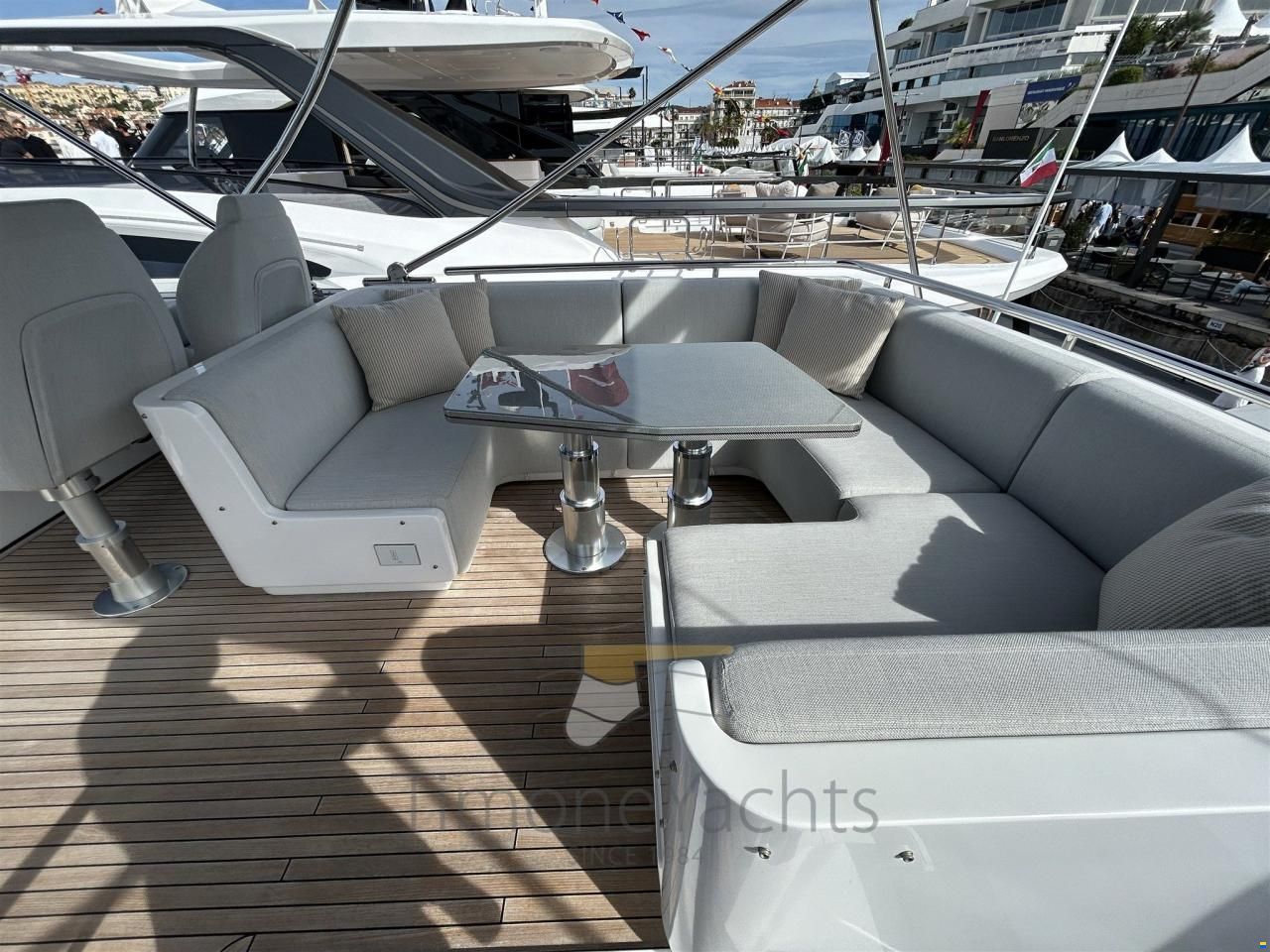 Azimut S8