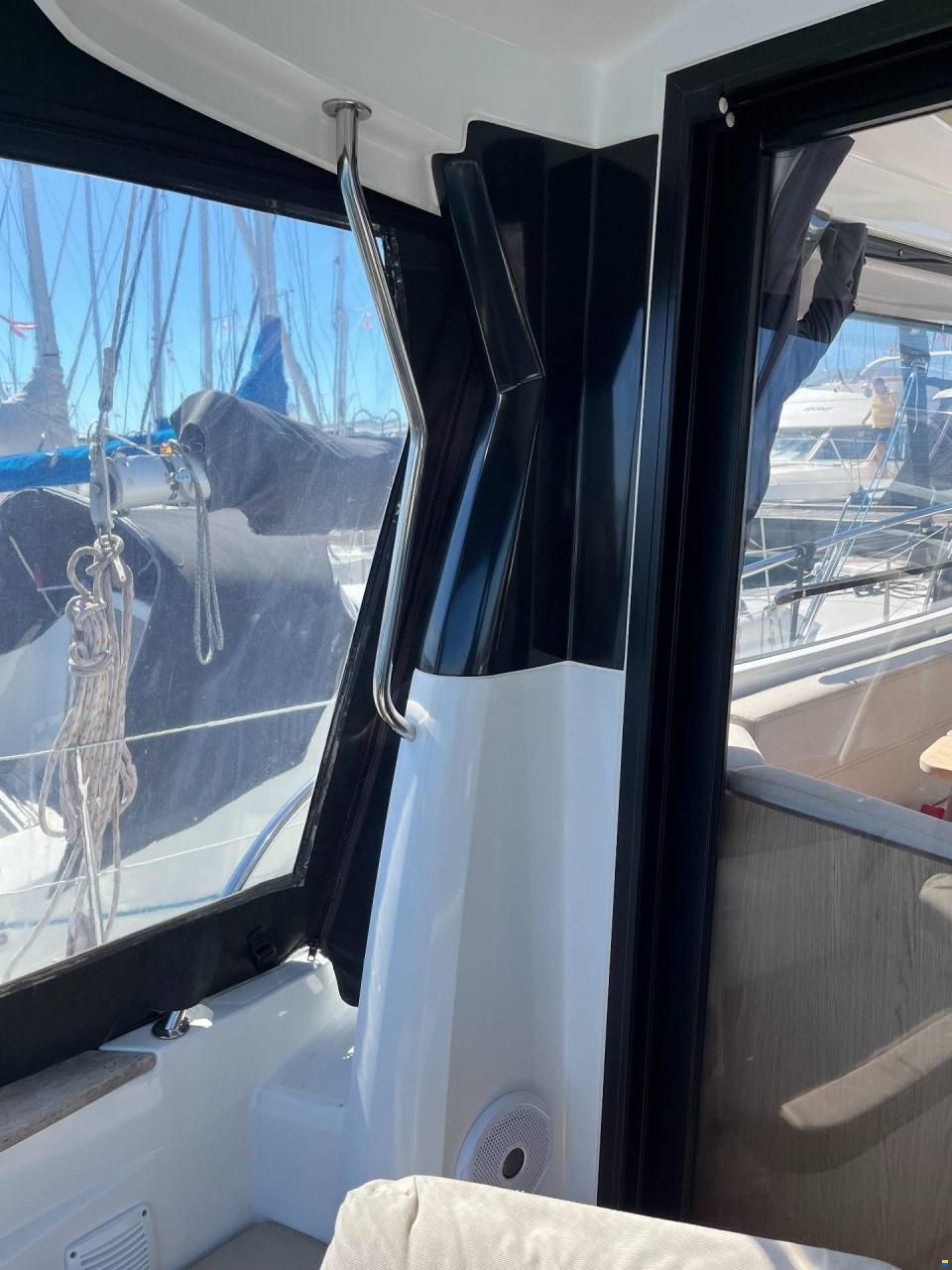 Beneteau Antares 8.80 - 250 Hp Mercury