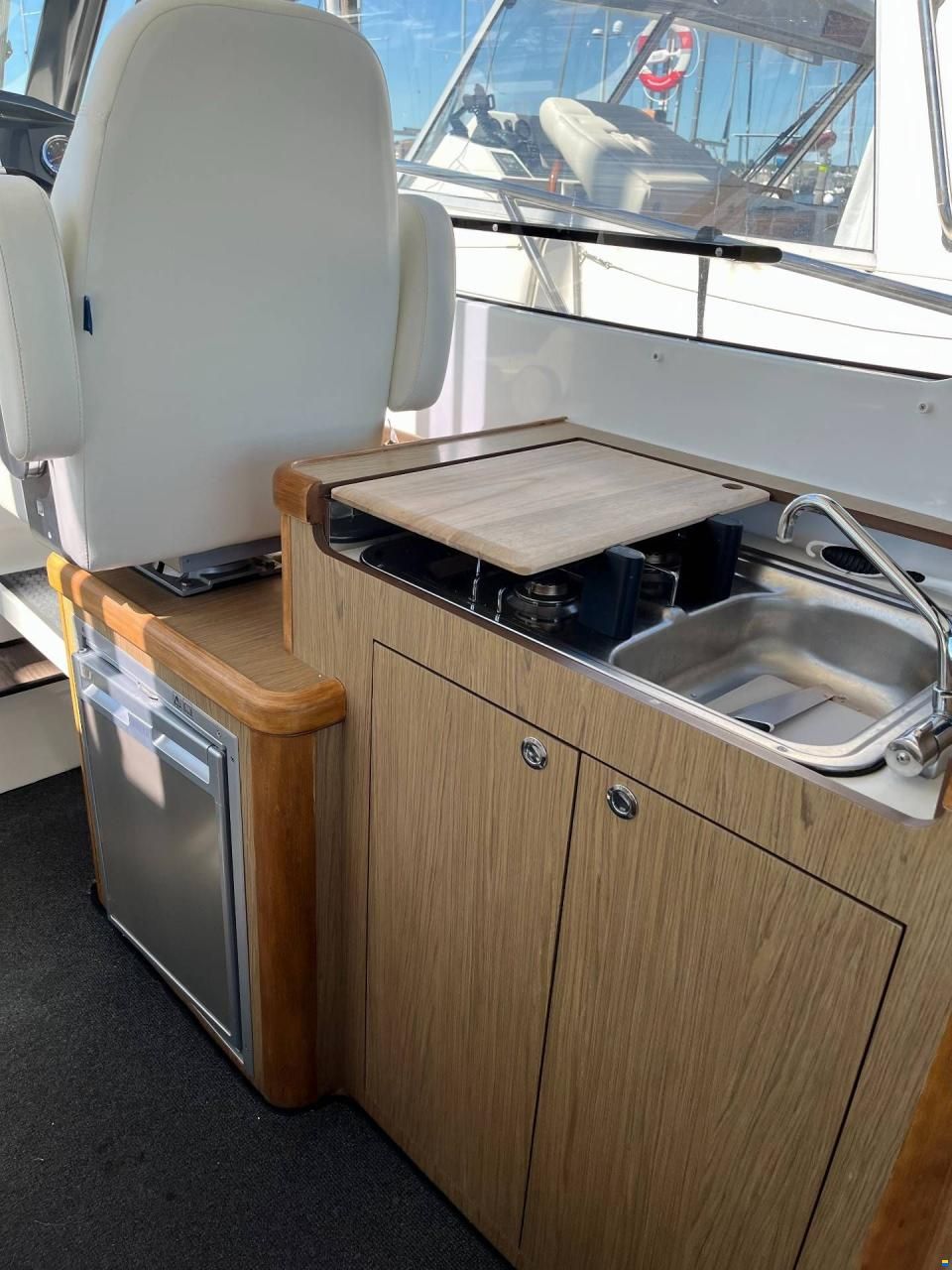 Beneteau Antares 8.80 - 250 Hp Mercury