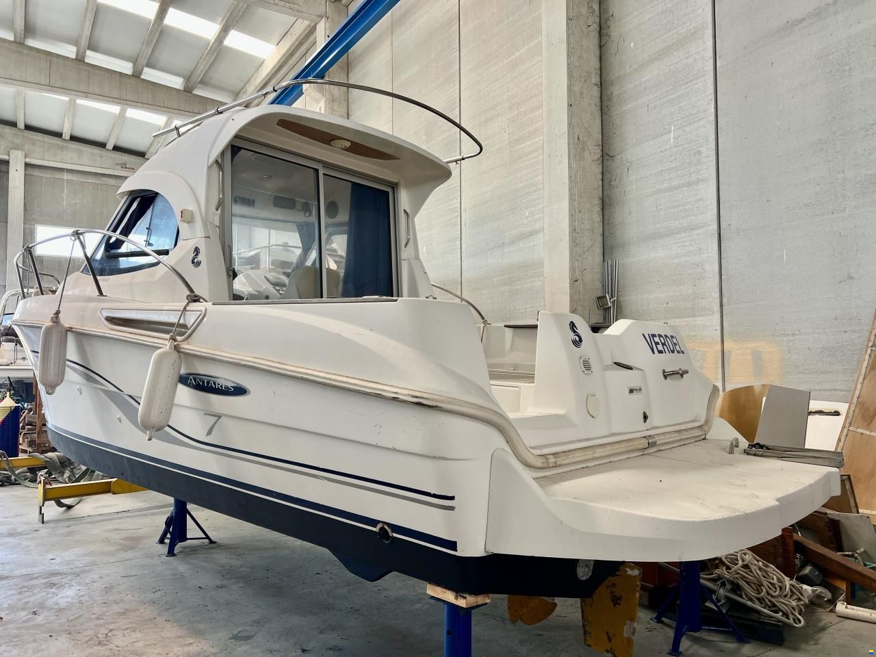 Beneteau Antares 7