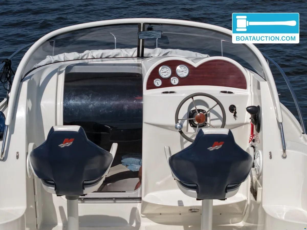 Quicksilver 540 Cabin