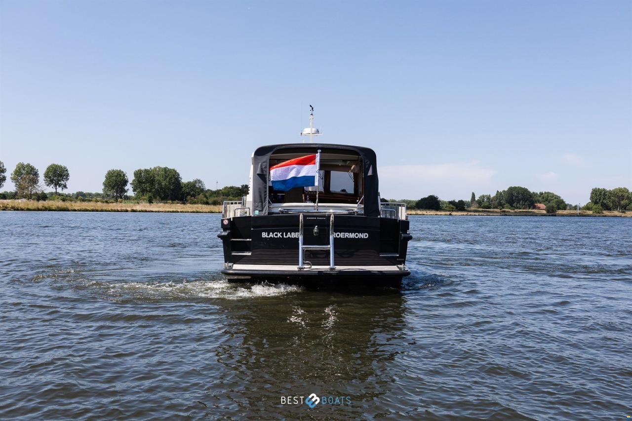 Linssen Grand Sturdy 470 Sedan Wheelhouse