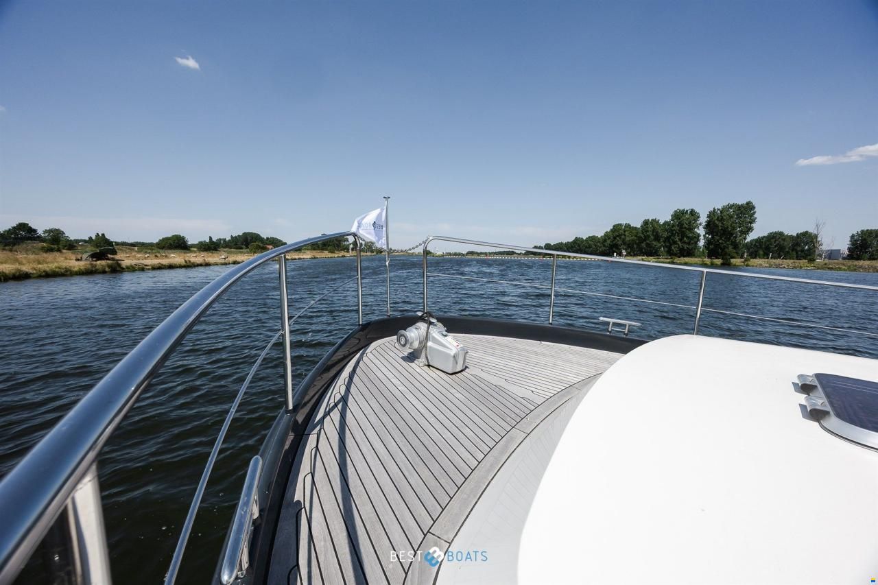 Linssen Grand Sturdy 470 Sedan Wheelhouse