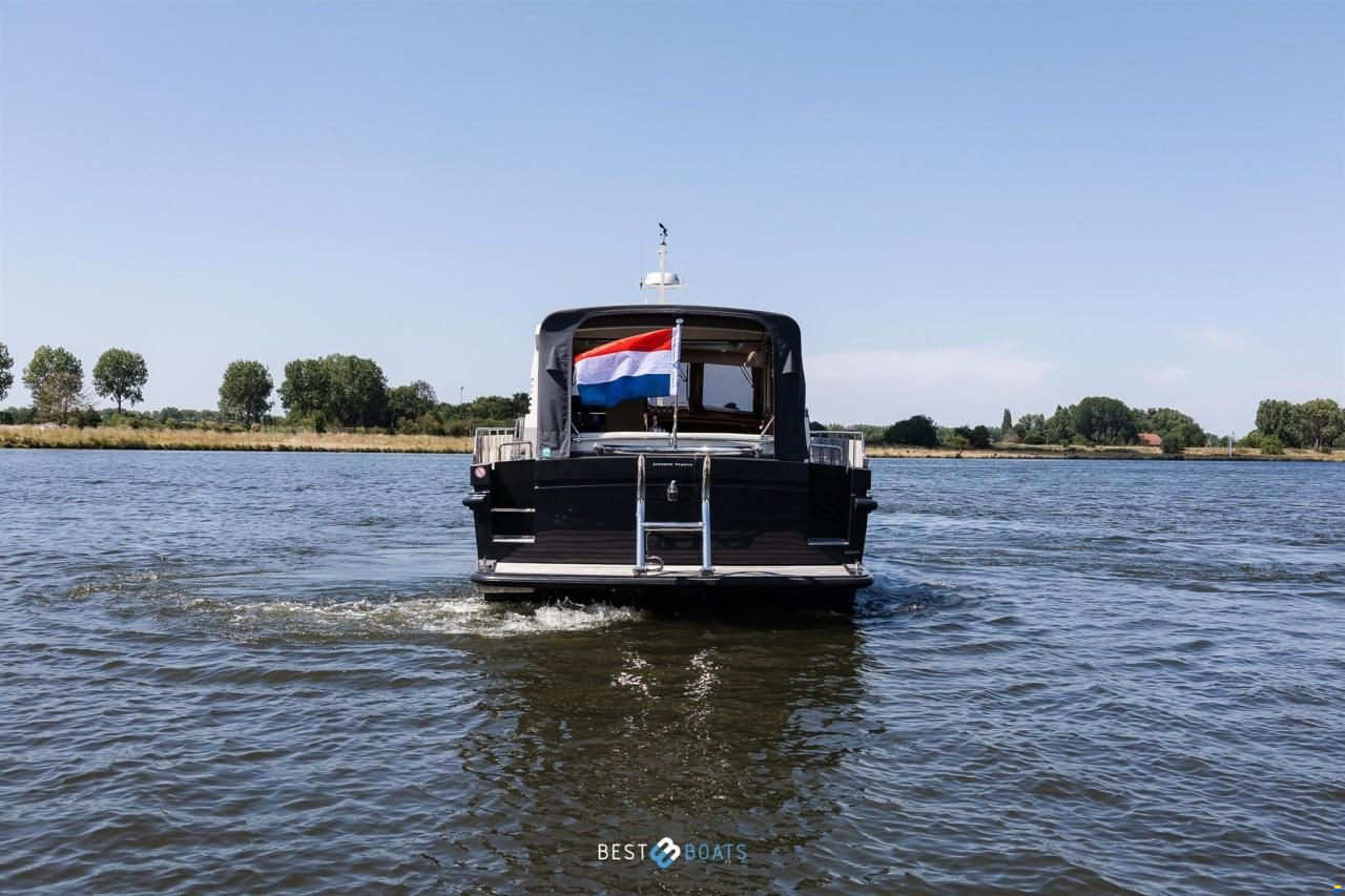 Linssen Grand Sturdy 470 Sedan Wheelhouse