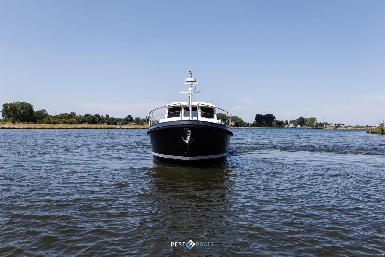 Linssen Grand Sturdy 470 Sedan Wheelhouse