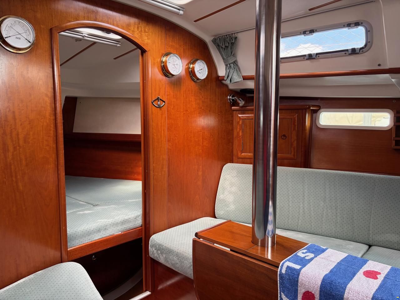 Beneteau Oceanis 331 10,40 x 3,5 x 1,65