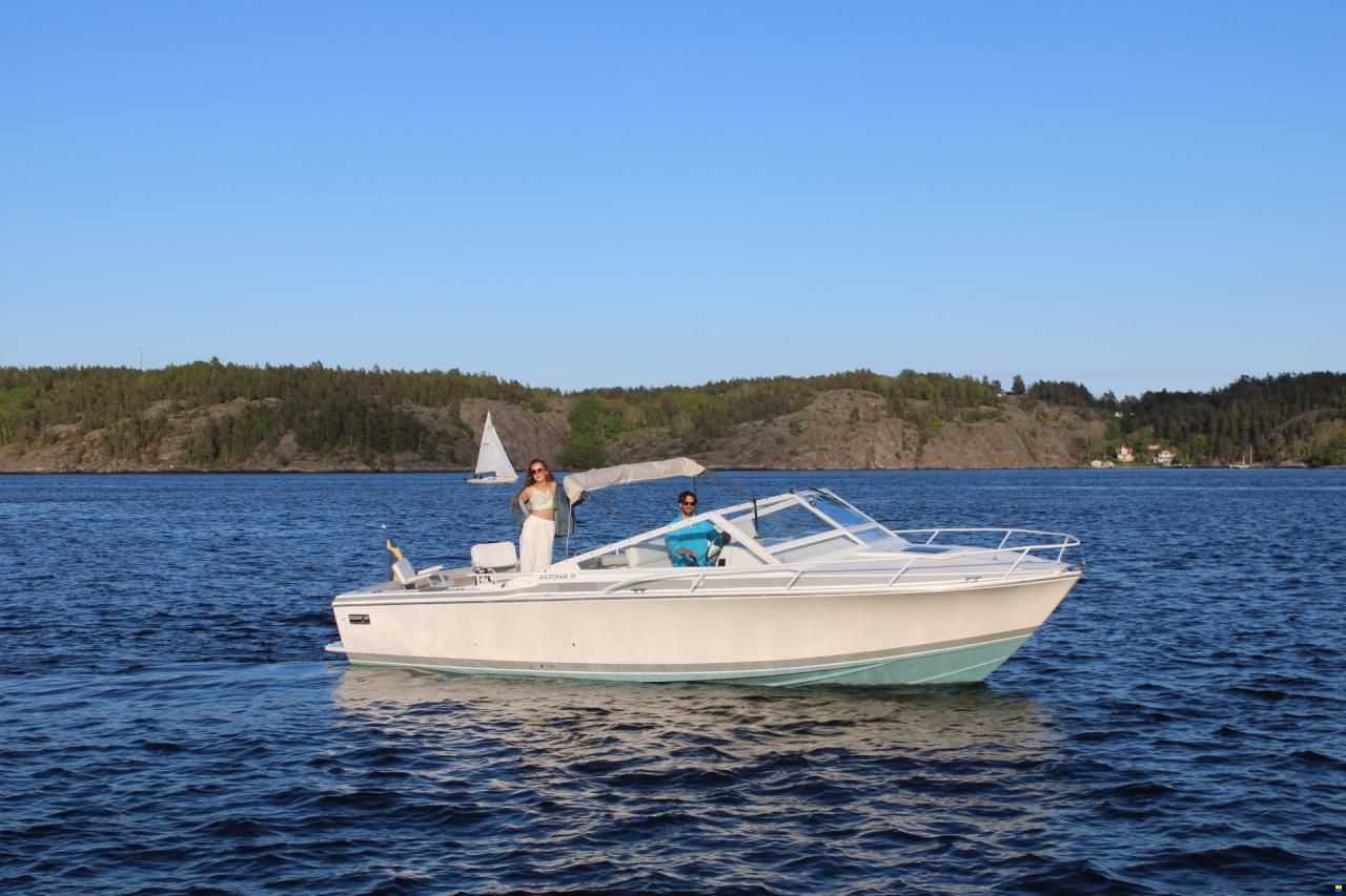 Bertram 28 Moppie