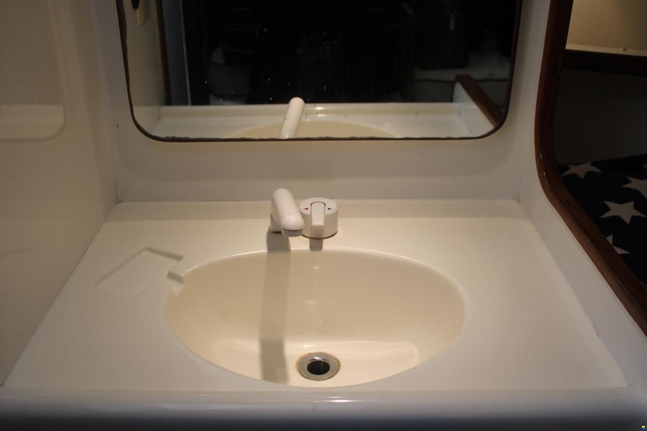 Bertram 28 Moppie