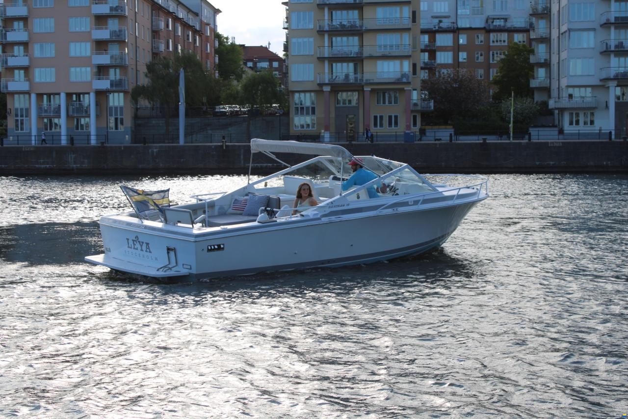 Bertram 28 Moppie