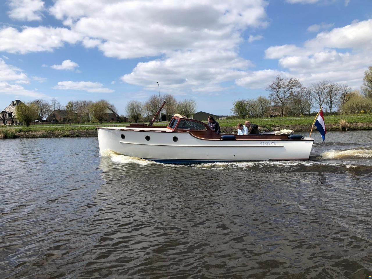 Rapsody 29 ft OC Gold Line