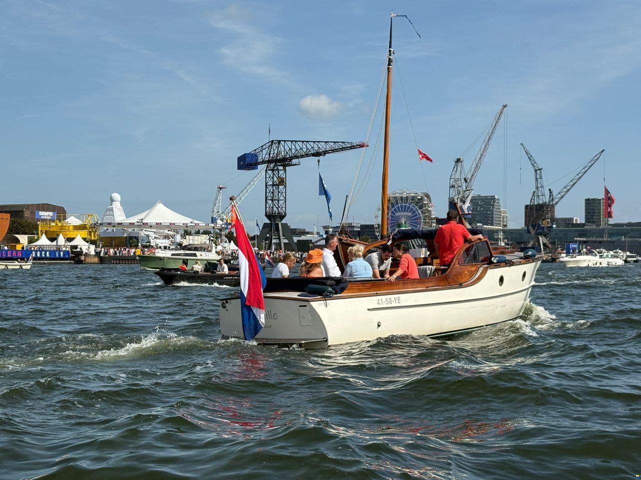 Rapsody 29 ft OC Gold Line