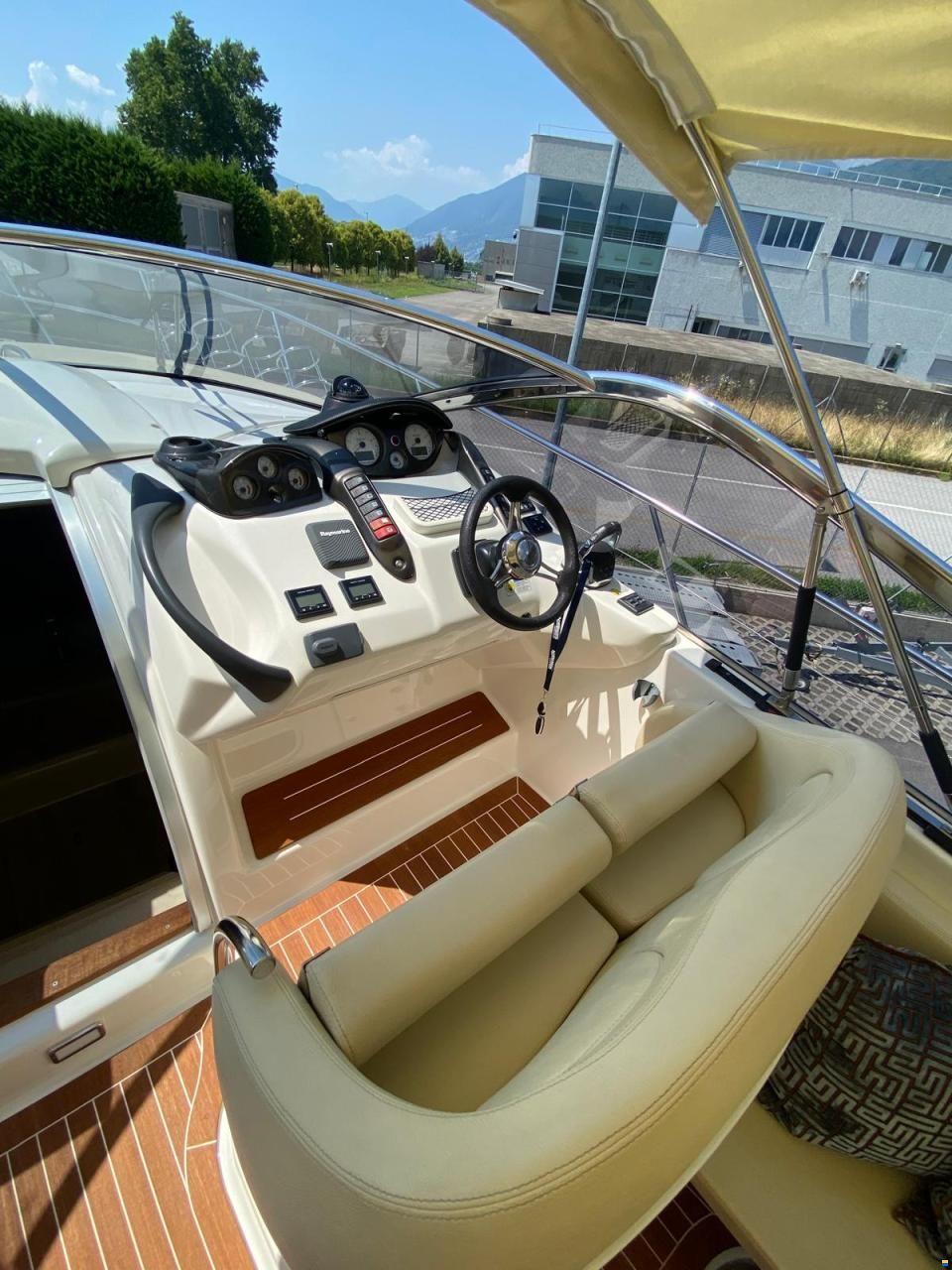 Cranchi Endurance 33