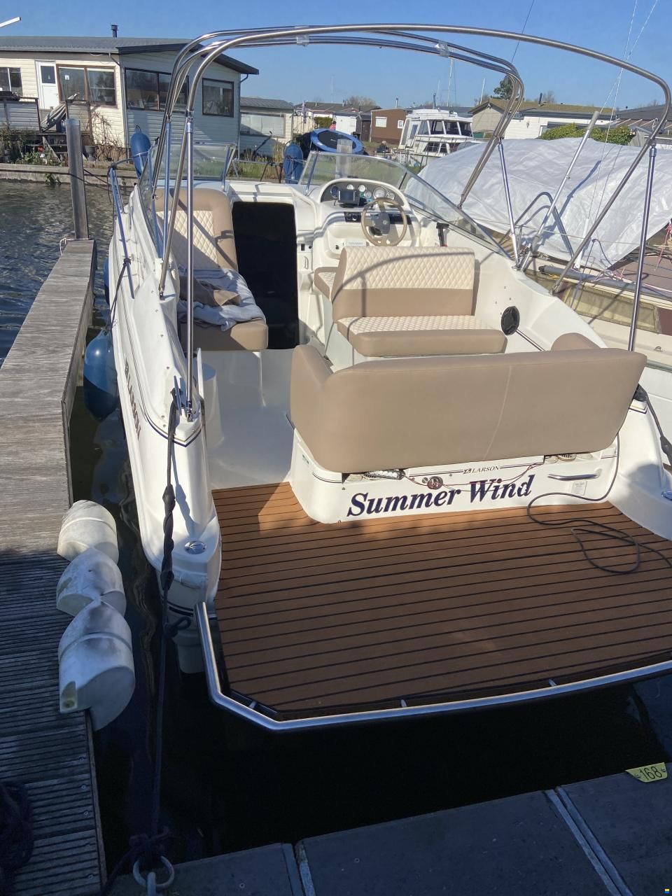 Larson Cabrio 244