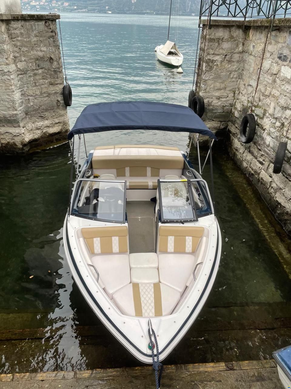 Glastron GT185
