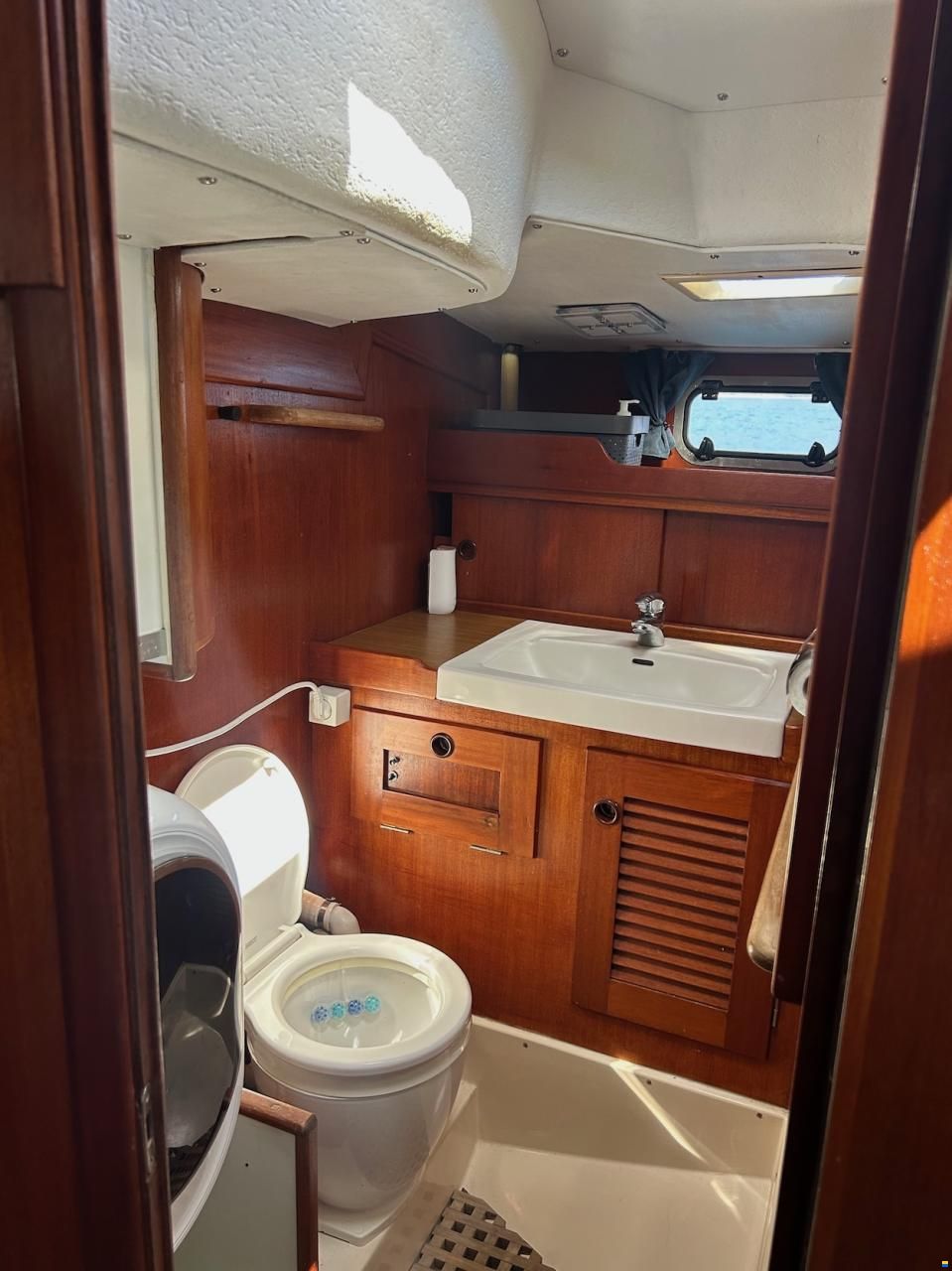 Hallberg-Rassy HR42E