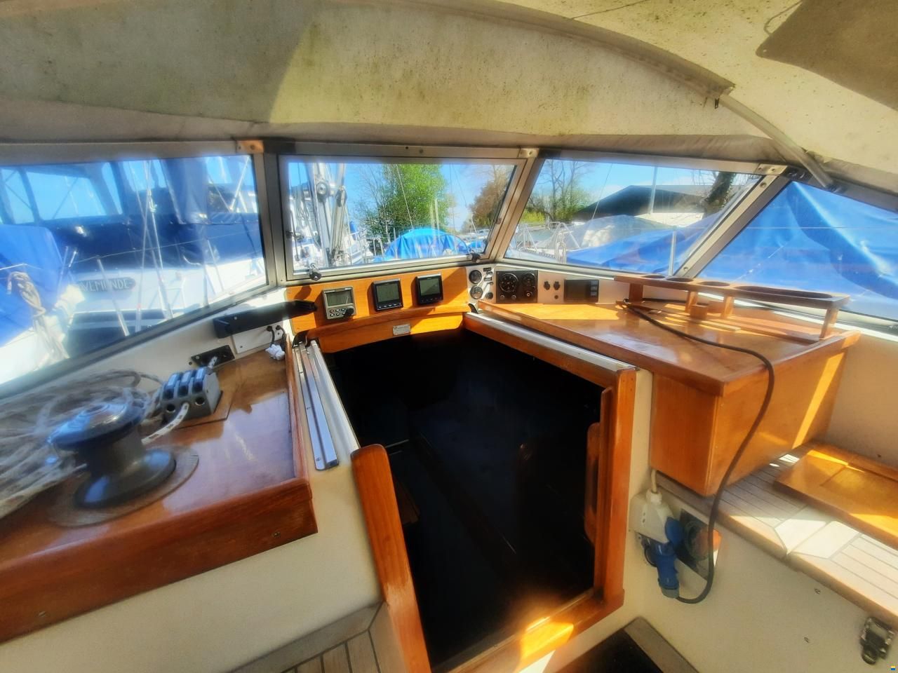 Hallberg-Rassy HR 352