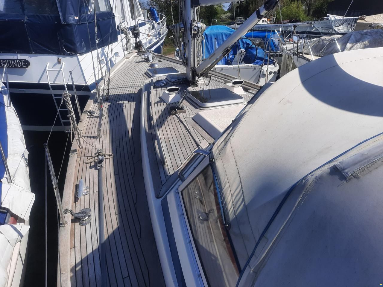 Hallberg-Rassy HR 352