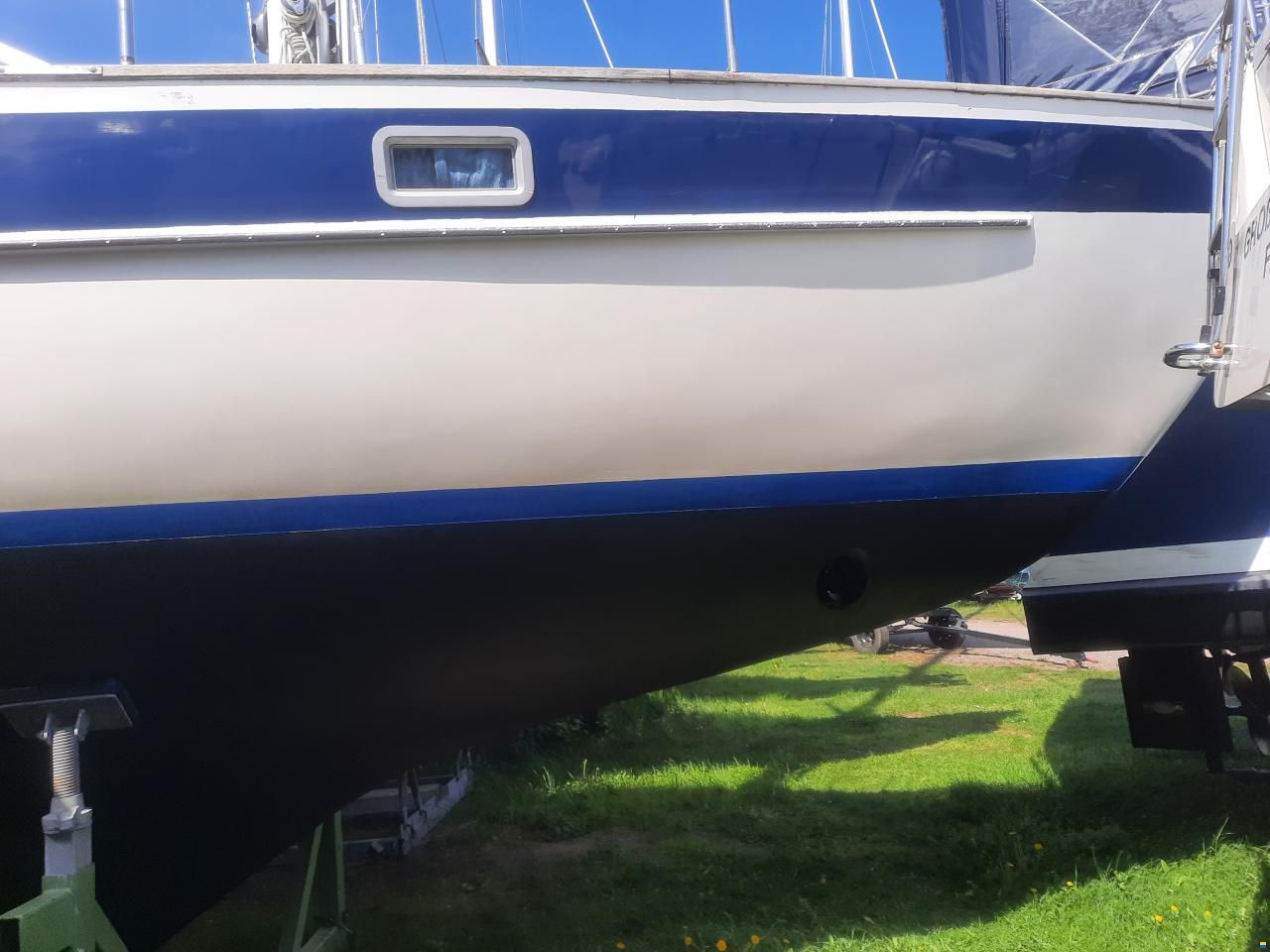 Hallberg-Rassy HR 352