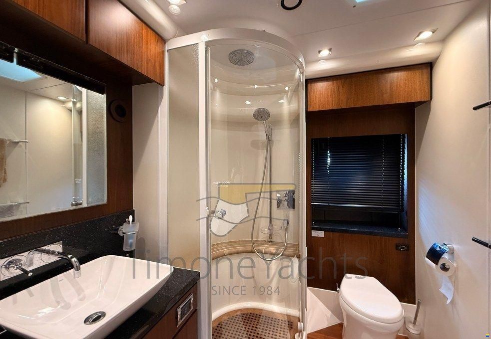 Fairline SQUADRON 78
