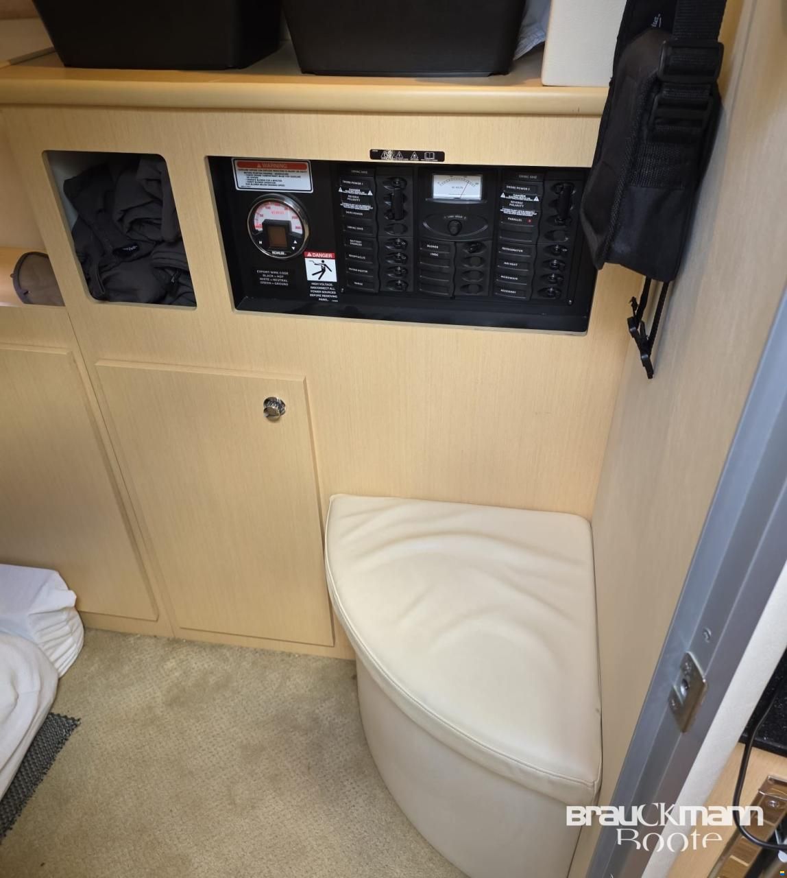 Bayliner 335