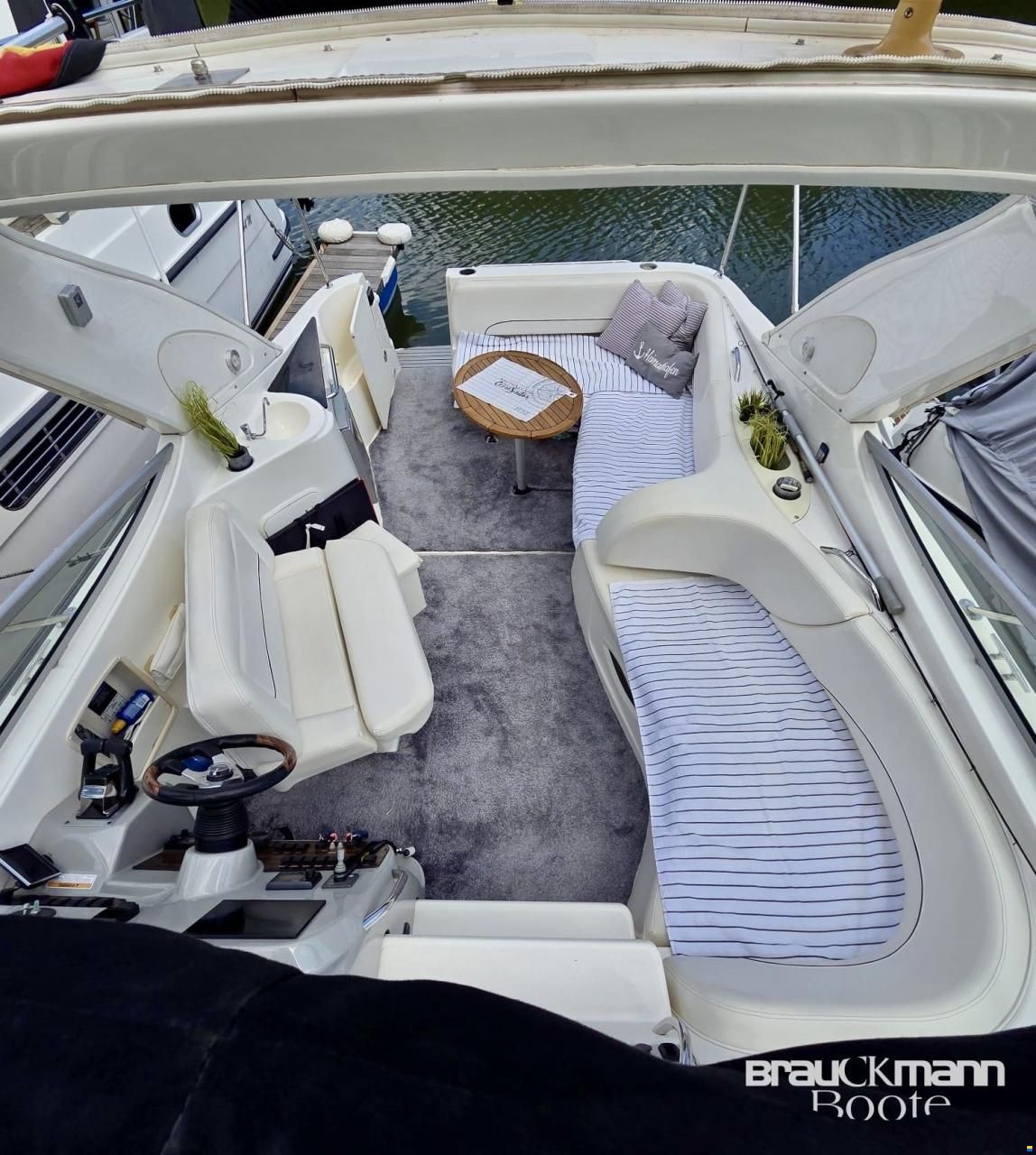 Bayliner 335