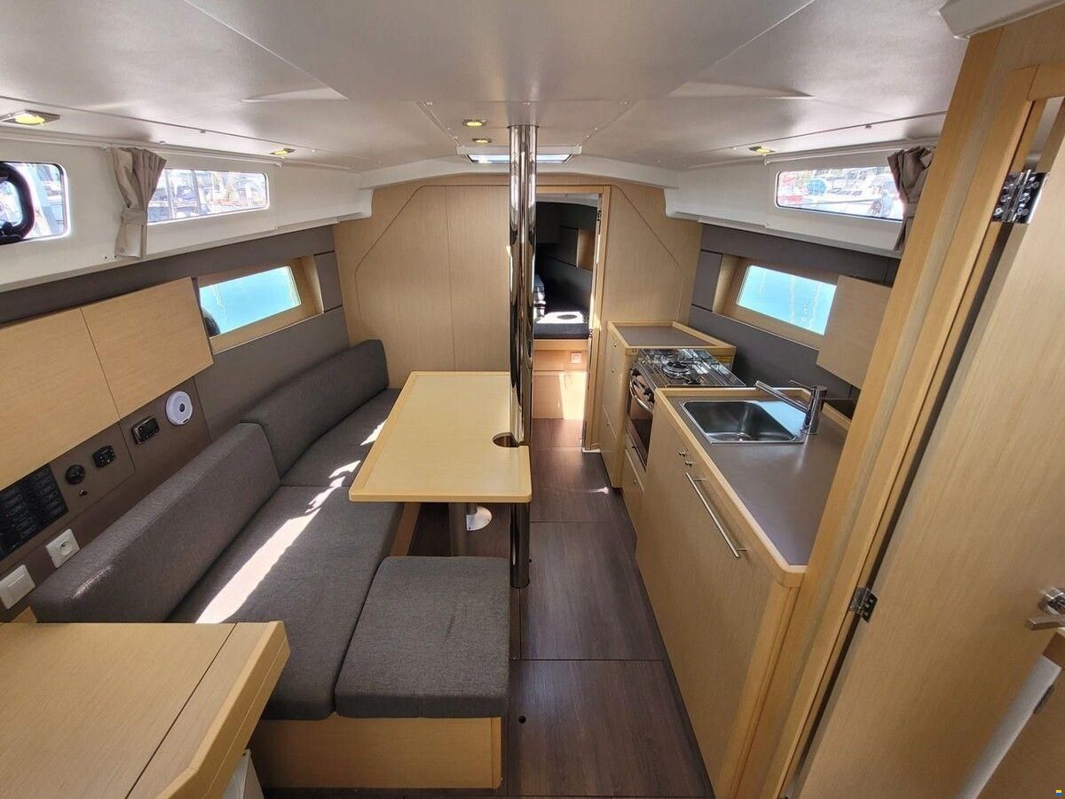 Beneteau Oceanis 35
