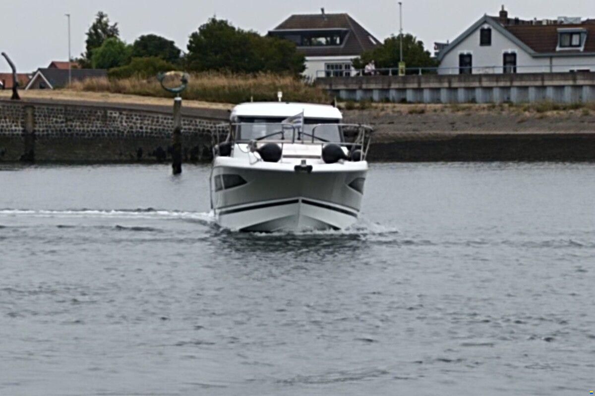 Jeanneau NC 9