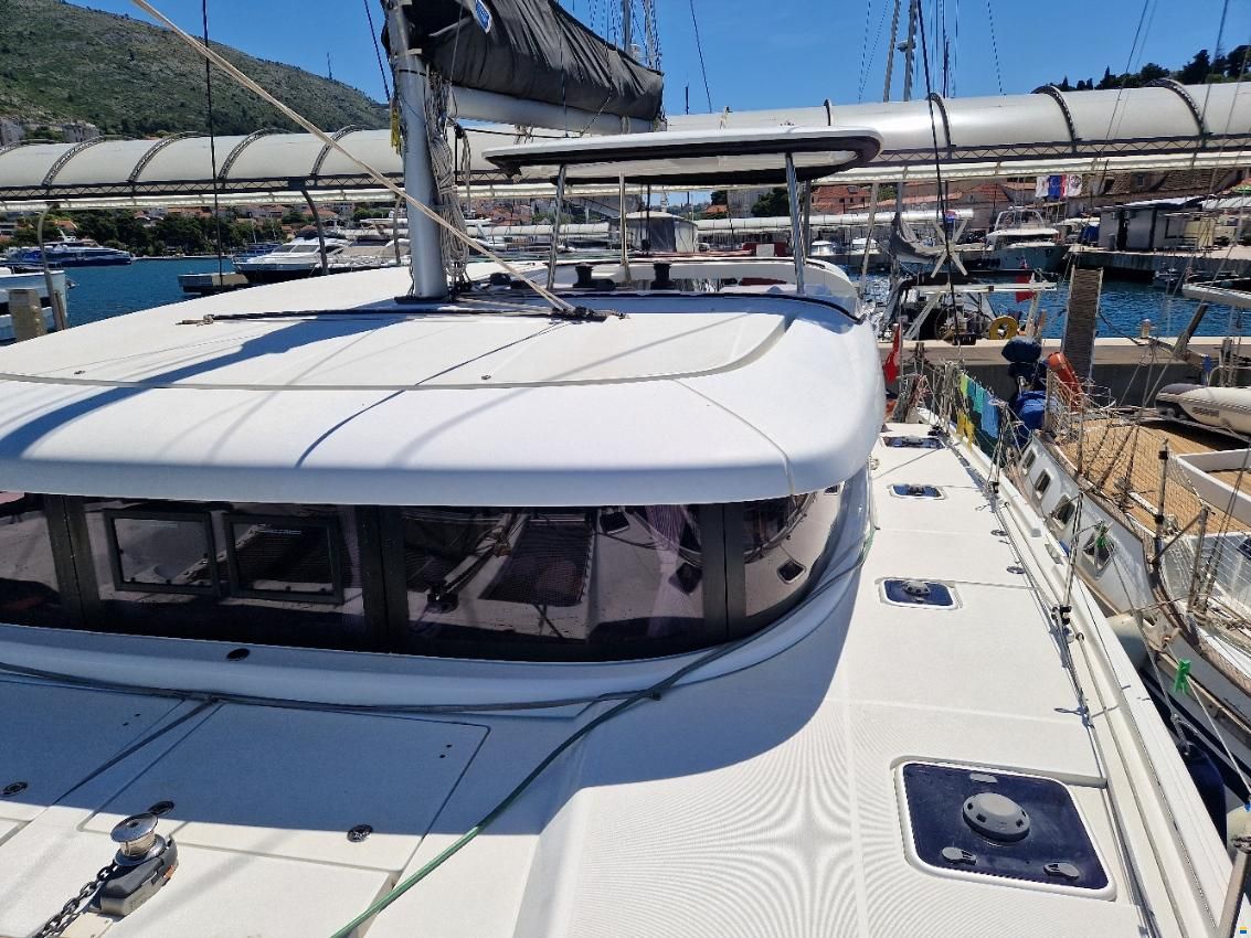Lagoon 42