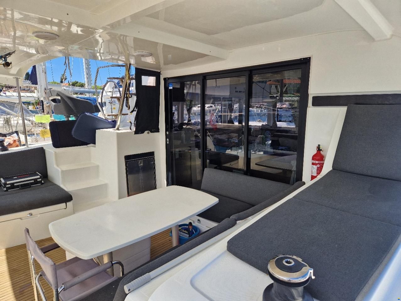 Lagoon 42
