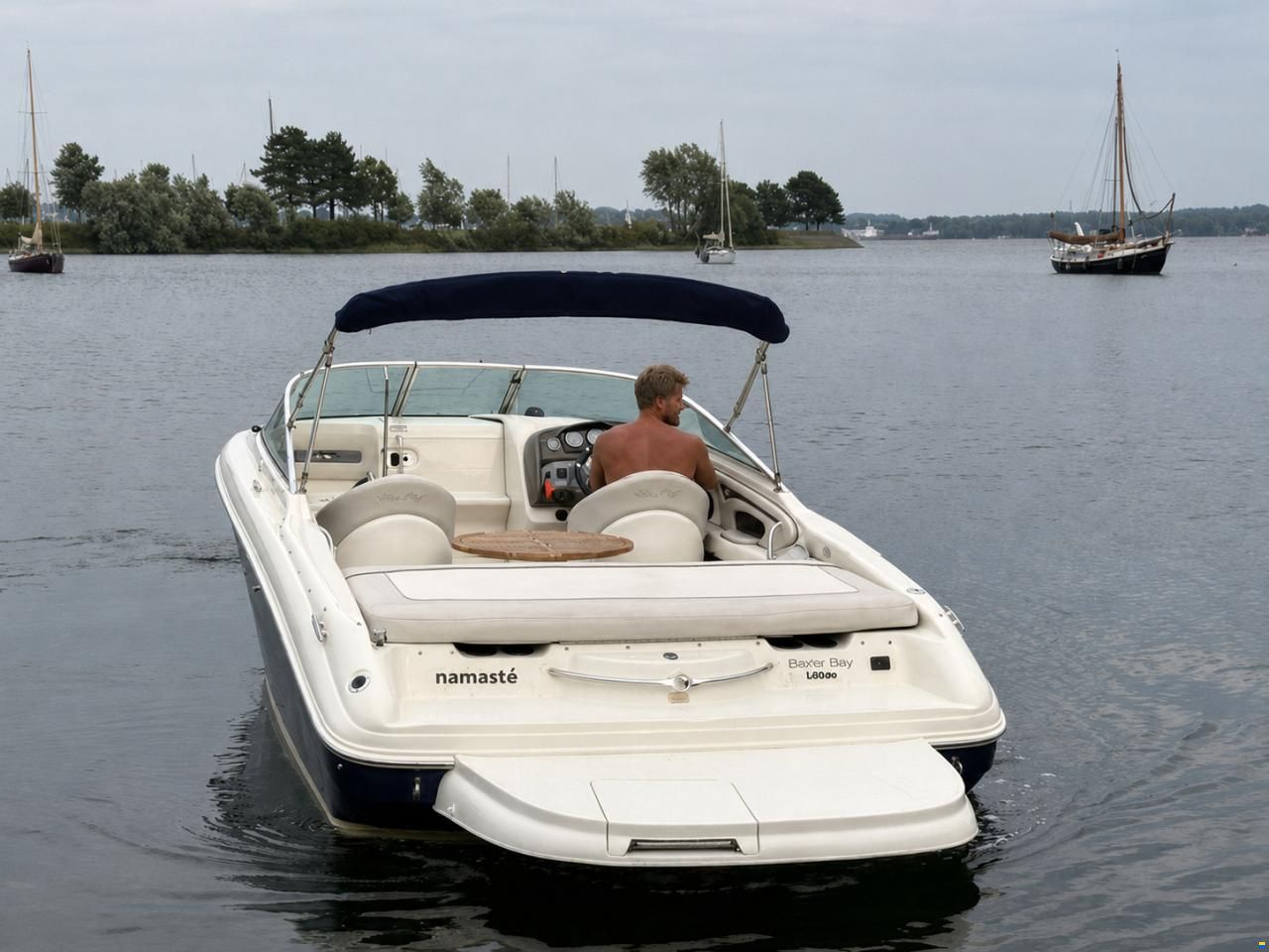 Sea Ray SEARAY 240 SS + Mercruiser 5.0l MPI