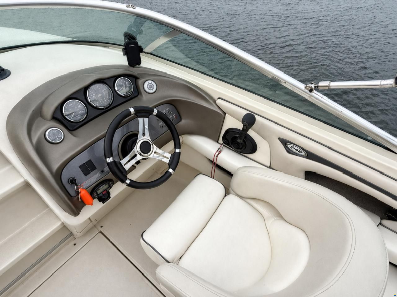 Sea Ray SEARAY 240 SS + Mercruiser 5.0l MPI