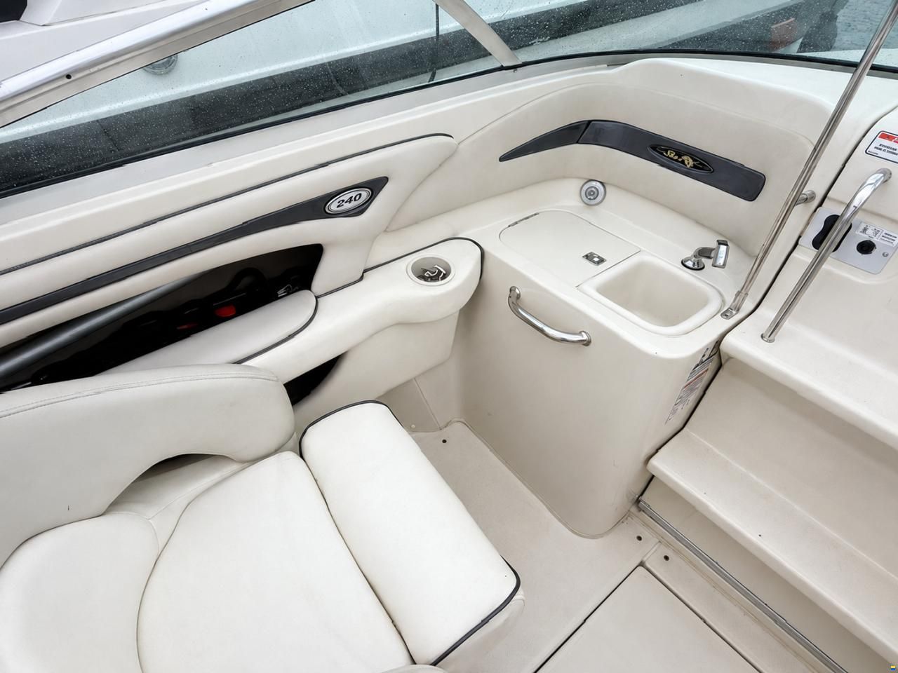 Sea Ray SEARAY 240 SS + Mercruiser 5.0l MPI